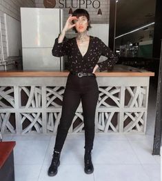 Edgy Work Outfits, Rocker Glam, Grunge Outfit, Corporate Fashion, Fashion Grunge, Looks Black, Outfit Trends, Outfit Look, Goth Outfits