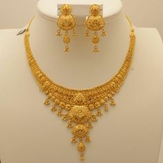 Har Design Gold New, 30 Gms Gold Necklace Set, Dubai Jewellery, Gold Inspo, Fashion Jewelry Necklaces Gold, Simple Necklace Designs, Simple Necklaces