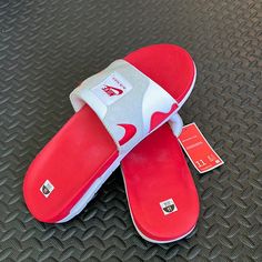 White Nike Slides, Nike Air Max Men, Casual Logo, Nike Air Max Mens, Nike Sandals, Nike Benassi, Nike Slides, Men Slides, Shoes Nike Air