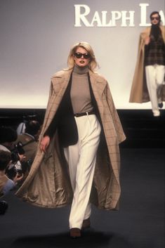 Casual 70s Outfits, Ralph Lauren Fashion Show, Ralph Lauren Runway, Ralph Lauren 90s, Chique Outfit, Ralph Lauren Fall, 90s Ralph Lauren, 90s Runway Fashion, Ralph Lauren Style