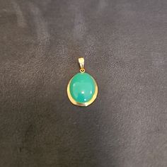 Authentic Vintage Jade Pendant With Earrings. 14k Yellow Gold. Pre-Owned. Green High Luster Jewelry For Anniversary, 14k Gold Green Cabochon Jewelry, Formal Green Jewelry With High Luster, Formal Green High Luster Jewelry, Elegant Green Jewelry With Polished Finish, Green High Luster Jewelry For Gift, High Luster Green Jewelry For Gift, Elegant Oval Cabochon For Jewelry Making, Green High Luster Round Jewelry