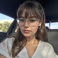 Bangs And Glasses, Glasses Inspiration, Wearing Glasses, Girls With Glasses, 인물 사진, Glasses Fashion