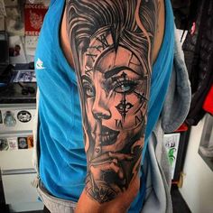 Stylish arm tattoos for men featuring unique designs and ideas for guys - perfect for your next ink inspiration. Heron Tattoo, Houston Tattoos, Chicanas Tattoo, Clown Girl, Clown Tattoo, Chicano Tattoo, Bicep Tattoo, Face Tattoo, Tattoo Model