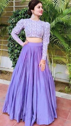 डिजाइनर कपड़े, Long Skirt And Top, Skirt And Crop Top, Simple Lehenga, Long Gown Design, Lehenga Designs Simple, Fancy Dresses Long, Trendy Dress Outfits, Designer Party Wear Dresses