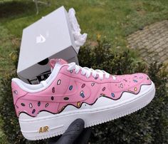 Simpsons Donut, Painted Shoes Diy, Custom Sneakers Diy, Custom Painted Shoes, Custom Shoes Diy, Nike Shoes Air Force, White Nike Shoes, Custom Nike Shoes, Air Shoes