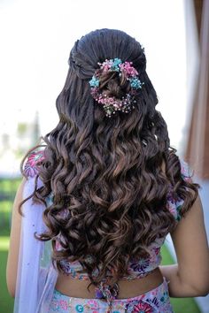 Wedding Hairstyles Trend 2023, Engagement Looks For Indian Bride Hairstyle, Marriage Hairstyle, Mehendi Hairstyles, South Indian Bridal Hairstyles, Indian Bridal Hairstyle, Western Hairstyles, Bridal Hairstyle Ideas