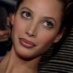 90s Models Makeup, 90s Supermodel Aesthetic, Christy Turlington 90s, Supermodel 90s, Makeup 90s, 90s Makeup Look, 90s Model