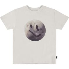 Cut into a regular fit, the Roxo T-shirt from Molo is an everyday essential for kids. This piece is made from GOTS-certified cotton, which means that the manufacturing process adheres to strict social and environmental standards. | Molo | Roxo Graphic T-Shirt, (White, Size 5Y) | Maisonette collects the best children’s products from around the world (unlike Zulily, Etsy, The Tot, Farfetch Kids, Childrensalon, Crate and Kids, Kohls, Wayfair, Buy Buy Baby, Nordstroms, Mini Boden, J.Crew Factory, or Full Moon Shirt, Happy Full Moon, Hometown Heroes, White Onyx, Boy Accessories, Moon Print, Buy Buy, Rug Art, Buy Buy Baby