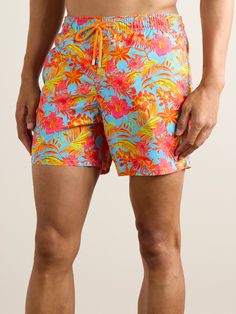 This pair of Vilebrequin's 'Moorea' swim shorts is printed with botanical blooms. They're cut from quick-drying recycled-shell and have a comfortable elasticated waistband. Store your room key and wallet in the VELCRO®-fastening back pocket as you leave the beach to head for lunch. Mens Red Shorts, Tom Ford Bag, Mens Swim Shorts, Wardrobe Edit, Luxury Sneakers, Shorts For Men, Printed Swim, Loungewear Shorts, Casual Blazer