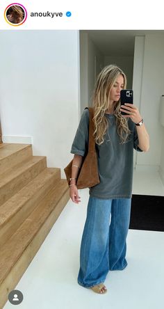 Vintage Tshirt Outfits For Women, Loose Fitting Outfits For Women, Casual Relaxed Outfits Women, Boho Dinner Outfit, Homeless Style Fashion, Salty Blonde Style, Minimalist Boho Fashion, Relaxed Chic Style, Weekend Trip Outfits