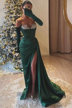 This gorgeous Green Split Front Strapless Long Mermaid Prom Dress with Gloves is designed to make you stand out at any special occasion. The elegant strapless neckline and figure-flattering mermaid silhouette are accentuated by the luxurious satin fabric. With a split front and long gloves, this dress exudes sophistication and glamour. Prom Dress With Gloves, Gown With Gloves, Prom Event, Mermaid Gown Prom, Dress With Gloves, Ruffle Beading, Prom Dresses Long Mermaid, Mermaid Evening Gown, Mermaid Prom Dress