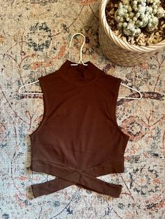 Mid crop top - Brown Trendy Brown Sleeveless Crop Top, Trendy Cropped Tank Top For Fall, Cropped Cotton Tank Top For Fall, Fall Cropped Cotton Tank Top, Brown Fitted Cropped Tank Top, Stretch Cotton Crop Top For Fall, Stretch Fall Crop Top, Casual Brown Cropped Tank Top, Brown Cotton Crop Top