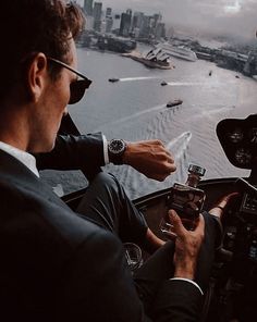 Luxury Lifestyle Rich Life, Wealthy Lifestyle Luxury, Gentleman Lifestyle, Mens Luxury Lifestyle, Wealthy Lifestyle, Successful Men, Wealthy Men, Rich Lifestyle