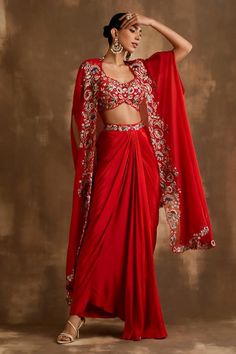 Indo Western Outfits For Women, Organza Cape, Indian Bridal Lehenga, Traditional Indian Dress, Padded Blouse