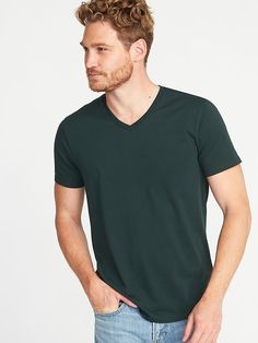 Soft-Washed Perfect-Fit V-Neck Tee for Men V Neck Tshirt, Comb Over Haircut, Envy Clothing, 80s Mens, Hiking Outfit, Haircuts For Men, V Neck Tee, Mens Fashion Casual, Black Men