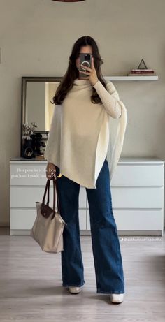 #Winter#WinterOutfits#Fashion2024#SeasonalFashion#WinterTrends#StyleTips#ColdWeatherOutfits#Skirts#Layering#MidiSkirtsIdeas#OutFitIdeas#WinterFashion#WinterOutfitsAesthetic#WinterOutfitsKorean#WinterOutfitsForWomen#ChristmasOutfit Winter Outfits For College, Buisness Casual Women Outfits Chic, Winter Office Wear, Buisness Casual Women, Student Outfit, Outfits For College, Outfits Highschool, Winter Office, Trendy Christmas Outfits