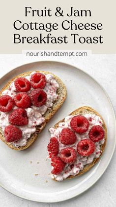 Cottage cheese mixed with jam spooned overtop of toast. Raspberries dot overtop. Air Fried Cottage Cheese Toast, Healthy Fruit Breakfast, Cottage Cheese And Fruit, Mom Lunch, Healthy Low Calorie Breakfast, Cottage Cheese Toast, Jam On Toast, Cheese Toast Recipe