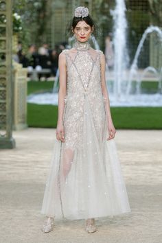 The 51 Most Incredible Dresses From Couture Fashion Week Channel Couture, Spring Haute Couture, Paris Couture, Chanel Couture, Chanel Haute Couture, Moda Paris, Chanel Spring, Couture Week, Stunning Gowns