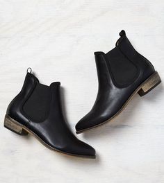 AT LAST! I ordered these today! AEO Chelsea Bootie Mode Tips, Professional Shoes, Kardashian Kollection, Blazer Outfit, Black American, Vans Sneakers, Shoe Obsession