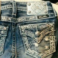 Brand New With Tag. Girls Miss Me Jeans Size 10. Miss Me Jeans Outfit Ideas, Poshmark Clothes, Bling Denim, Bling Jeans, Size 16 Women, 2000 Fashion, Downtown Outfits, Bling Wallpaper, Cute Jeans