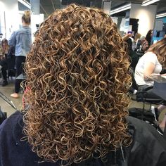 Tight Curl Perm, Spiral Perm Short Hair, Spiral Perm Long Hair, Spiral Perms, Loose Curl Perm, Perm Ideas, Mom Nails, Hair Perms