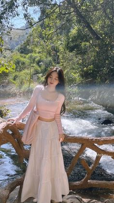 Outfit Ideas Summer Elegant, Cute Girl Posing Ideas, Beach Long Skirt Outfit, Beach Outfit Inspo Aesthetic, Aesthetic Poses For Women, My Aesthetic Outfit, Cute Ootd Korean, Waterfalls Outfit, Skirt Outfit Inspo Aesthetic