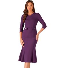 This vintage-inspired dress is a must-have for any fashion-conscious woman looking to add a touch of sophistication and elegance to her wardrobe. With a slim-fit silhouette and a stunning mermaid hem, this dress is the perfect choice for a variety of occasions, from work to church to cocktail events. The 3/4 sleeve design adds a touch of class and elegance, making you feel confident and chic wherever you go. Whether you're looking to stand out at the office or make a statement at a special event Vintage Bodycon Dress, Elegant Midi Dresses, Elegant Dresses Classy, Cocktail Event, Woman Looking, Midi Short Sleeve Dress, Dress Purple, Confident Woman, Inspired Dress