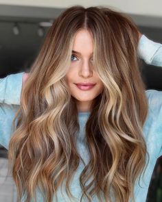 Blonde Highlights Ideas, Caramel Blonde Hair, Natural Brown Hair, Strawberry Blonde Highlights, Highlights Ideas, Blonde Balayage Highlights, White Blonde Hair, Money Piece