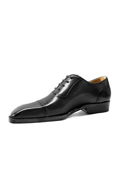 Step into sophistication with our elegant Square Toe carved British leather business shoes. Crafted from the finest first layer cowskin, these shoes feature a solid pattern and a square toe shape for a timeless and polished look. With a genuine leather lining and a rubber outsole for added comfort and durability, these lace-up shoes are perfect for any business occasion. Elevate your style and make a lasting impression with our exquisite leather business shoes. Black Square Toe Oxfords For Business, Classic Pointed Toe Leather Shoes For Business Meetings, Elegant Pointed Toe Leather Shoes For Business Meetings, Elegant Wingtip Dress Shoes For Business Meetings, Elegant Leather Shoes With Pointed Toe For Business Meetings, Elegant Black Square Toe Oxfords, Luxury Square Toe Leather Shoes For Business, Classic Leather Shoes With Pointed Toe For Business, Classic Leather Shoes With Pointed Toe For Business Meetings