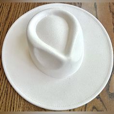 Kindred Cream Color Wide Brim Fedora Hat Adjustable Head Strings Nwt Great Condition Chic White Fedora Felt Hat, Classic White Felt Hat For Beach, White Chic Wide Brim Felt Hat, Chic White Wide Brim Felt Hat, Chic White Felt Hat, White Wide Brim Felt Hat For Beach, Casual White Felt Hat With Curved Brim, White Fitted Felt Hat, Casual White Brimmed Felt Hat