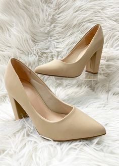 This heel features a closed, pointed toe with a thick heel. Shoes For Formals Women, White Shoes Women High Heels, Business Formal Shoes Women, Formal Shoes Women Heels, Close Toe Heel, Close Shoes Heels, Formal Heels For Women, Prom Heels Closed Toe, Beautiful Shoes Classy