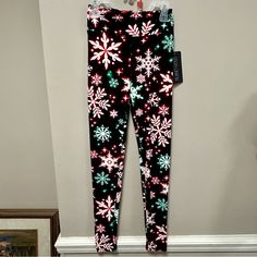 Get Into The Holiday Spirit With These Festive Derek Heart Leggings In Gold, Black, Red, Green, And White. Perfect For Any Christmas Outfit, These Leggings Feature A Fun And Unique Design That Will Make You Stand Out. Made For Juniors' Sizes, These Leggings Are Comfortable And Stretchy, Ensuring A Perfect Fit. The Ankle Length And Multicolor Theme Make These Leggings A Great Addition To Any Wardrobe, Not Just For The Holiday Season. Whether You're Running Errands Or Going Out With Friends, These Red Green White Christmas, Heart Planet, Green White Christmas, Heart Leggings, Stylish Leggings, Christmas Leggings, White Christmas, Green And White, Holiday Spirit