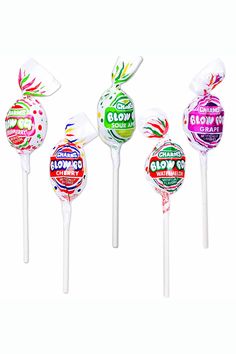 six lollipops are lined up on top of each other