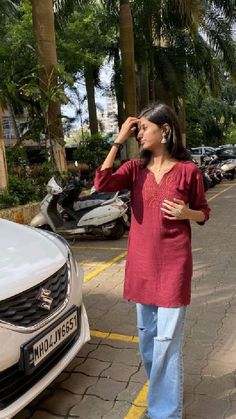 Suit Styles Women Indian Latest, India College Outfits, Kurti Inspo For College, Desi Outfit Inspo Casual, Indian College Fits, Kurta And Jeans Outfit Women, Desi Fits Casual, Indian Summer Outfits Casual, Kurta Outfits For College