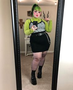 Plus Size Yk2 Outfits, Y2k Aesthetic Outfits Plus Size, Pretty Plus Size Outfits, Alt Plus Size Outfits, Bimbocore Outfits Plus Size, 2000s Teen Bedroom, Emo Plus Size, Plus Sized Alternative Fashion, Plus Size Emo Outfits