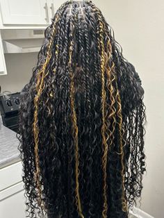 📍Insta :@Hairby.Jayda2 Goddess Braids With Brown Highlights, Brown And Black Island Twist, Goddess Braids With Highlights, Island Twist With Color, Goddess Twist, Island Twist