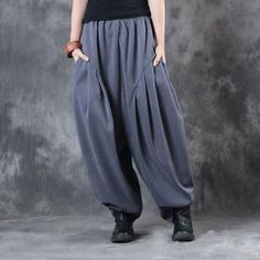 Loose-Fitting Designer Harem Pants Womans Black Balloon Pants in Black One Size - Morimiss.com Red Wide Leg Pants, Gingham Pants, Loose Dresses, Balloon Pants, Black Wide Leg Pants, Baggy Trousers, Big Pockets, Casual Wide Leg Pants, Gray Pants