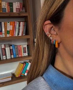 Hippe Piercings, Ear Art, Cool Ear Piercings, Pretty Ear Piercings, Cute Ear Piercings, Ear Style, Nail Jewelry, Dope Jewelry, Jewelry Fashion Trends