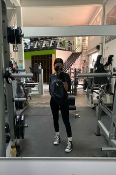 Everyday Gym Outfits, Sofia Richie Fall Outfits, Gym Fits With Leggings, Gym Outfit Ideas Casual, Gym Fits Leggings, Outfit Ngegym, Gym Inspo Outfits, Gym Outfit Modest, Legging Gym Outfit