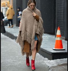 Sofia Sanchez, Street Style Photos, Wishful Thinking, Neutral Outfit, Knitting Girls, Traditional Dresses, New York Fashion Week, Street Style Women