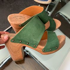 Kork Ease Darra Green Leather Sandals Size 10. Brand New Without Box Kork Ease Sandals, Green Leather Sandals, Clog Sandals, Green Leather, Leather Sandals, Clogs, Size 10, Brand New, Sandals