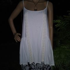 Nwt "Zenobia" White Spaghetti Strap Top 96% Rayon 4% Spandex New With Tag Same Day Next Day Shipping Smoke-Free Pet-Free Home Size 3 Xl Beach White Stretch Camisole, Flowy Casual Camisole For The Beach, Casual Flowy Camisole For Beach, Casual Flowy Camisole, White Bohemian Spaghetti Strap Tank Top, White Bohemian Cotton Camisole, White Stretch Camisole For Day Out, White Flowy Tank Top For The Beach, White Lace Trim Camisole Casual Style