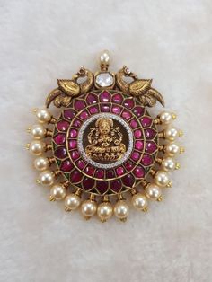 Pendent Design Gold, Pendent Design, Gold Pendent, Fashion Jewellery Online, Antique Jewelry Indian, Gold Pendant Jewelry, Wedding Jewellery Collection, Antique Gold Jewelry, Gold Jewellery Design Necklaces