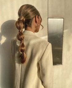 Elegant Hair Pins, Aesthetic Hair, Trendy Hairstyles, Pretty Hairstyles, Hair Looks, Hair Goals, Hair Trends