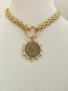 Designer Jewelry High End, Jingle Jangle, French Coins, Micro Mosaic Jewelry, Gold Coin Necklace, Gold Rings Fashion, Gold Coin, Big Fashion, Coin Necklace