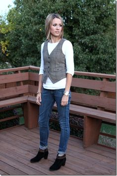 mens wear vest, skinny jeans, ankle boots Vest Outfits For Women, Waistcoat Fashion, Woman Vest, Look Formal, Unisex Clothes, Mens Wear, Vest Outfits, Suit Fashion, Womens Casual Outfits