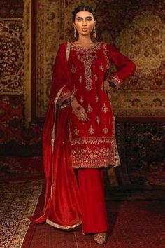 Elegant red silk zari and Zardozi work Pakistani designer bridal outfit, silk straight kurti with delicate embroidery all over with matching red Palazzo and dupatta. This dress is perfect for wedding. This is customise outfit so If you want any changes in the outfit please contact us we will guide you as per your preference. ✨We assure you that we use only high quality fabric and threads to make any dress and you won't face any problem regarding fabric. ✨We take little longer time for manufactur Nikah Dress Red, Red Dabka Dupatta For Wedding, Elegant Red Unstitched Suit In Chinon, Red Sharara With Intricate Embroidery In Jamawar, Red Chinon Unstitched Suit For Wedding, Red Jamawar Sharara With Intricate Embroidery, Red Unstitched Suit With Dupatta For Eid, Red Dupatta With Dabka For Wedding, Unstitched Red Suit With Dupatta For Eid