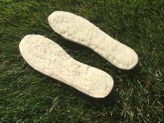 These are fantastic! You will wear them in -20 weather along with some wool socks and your feet will not feel cold at all. Sheep wool insoles are a good idea for anyone that wants to keep their feet warm, dry and comfortable. Suitable for all kinds of shoes: winter boots, slippers, rain shoes, insulate boot soles. We 100% recommend them! MATERIAL: sheep wool insole and felt. SIZE: all sizes are available. The size of insoles is equal size shoes. 🌷Please add a note to your order with any specifi Winter Wool Slippers With Rubber Sole, Winter Wool Slippers With Leather Sole, Winter Felt Slippers With Soft Sole, Sheep Wool Insulation, Sheep Slippers, Felt Sheep, Felted Wool Slippers, Boots Slippers, Wool Insulation