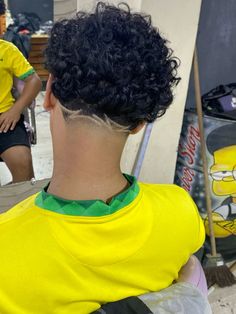 Low Taper Fade Haircut Long Hair Curly, Back Taper Design, Taper Design Haircut, Taper Fade Design, Corte Freestyle, Low Fade Curly Hair, Curly Hair Designs, Caine Husky