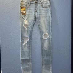 Your Next Fave Jeans - Size 3 (Juniors Sizing), Fits Like A Women’s 26. - Have Some Stretch - Light Wash - Distressed - Regular Rise (Not High-Waisted) - Skinny Fit - Front And Back Pockets - Belt Loops - Zipper And Button Closure Like New With Tags!!! Make An Offer Or Bundle For Extra Savings Pocket Belt, Jeans Size, Women Jeans, Like New, High Waisted, Zipper, Tags, Women Shopping, Blue